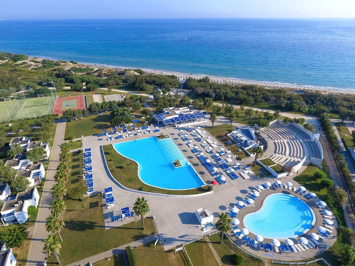 1 FUTURA CLUB TORRE RINALDA.JPG