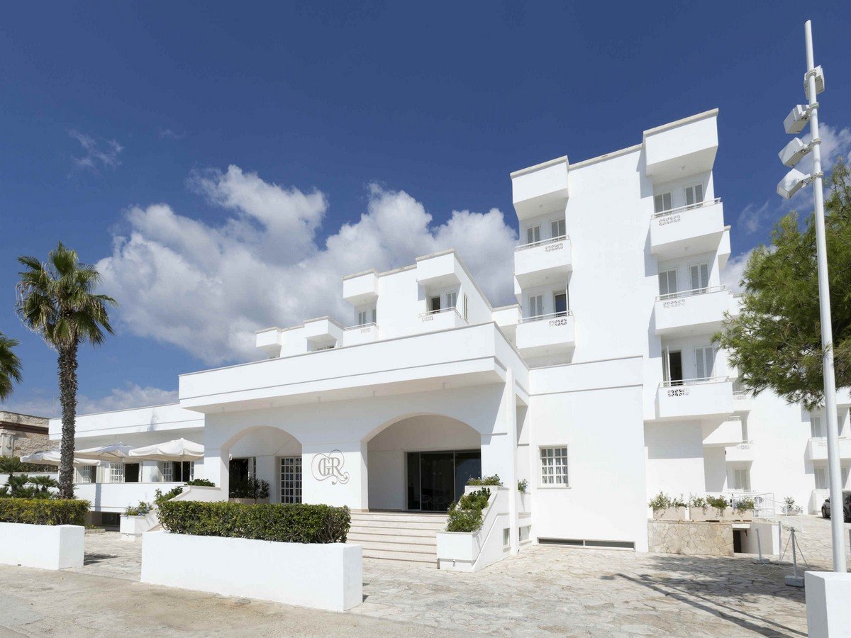 3 GRAND HOTEL RIVIERA.jpg