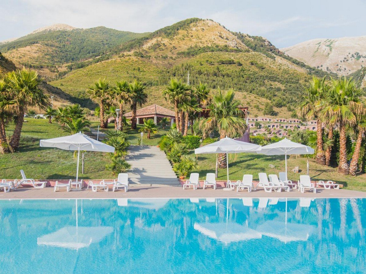 apulia villaggio baia di dino_3.JPG