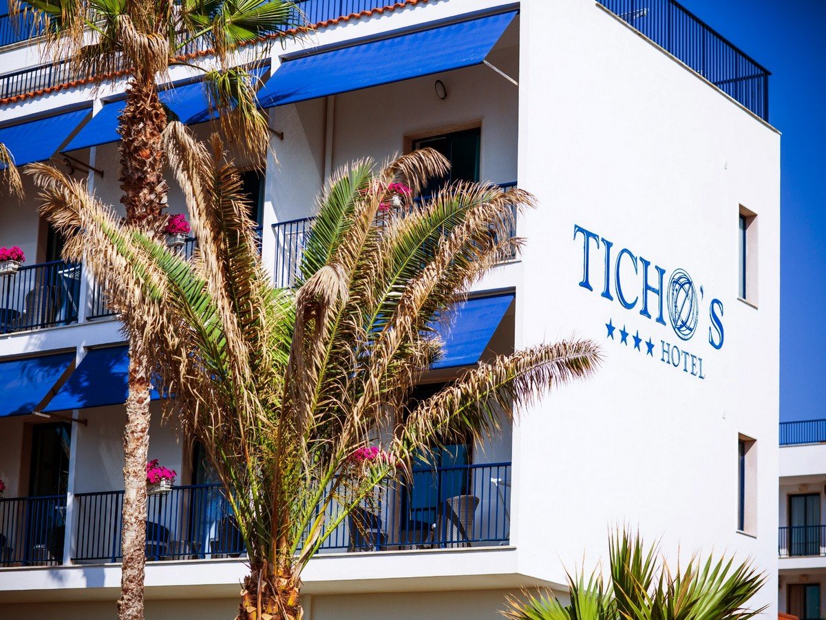 tichos hotel castellaneta puglia (1).jpg